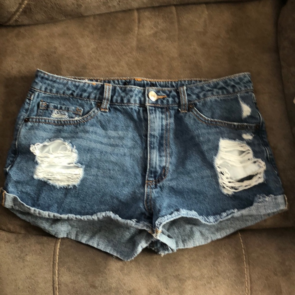 Women’s jean shorts.